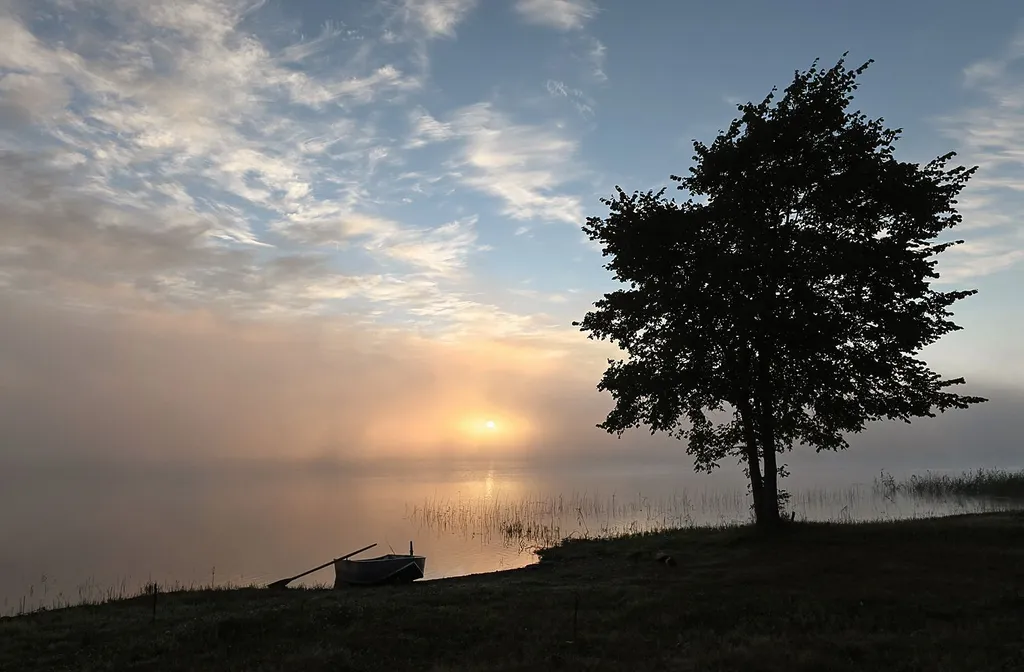 Дом на берегу озера Селигер