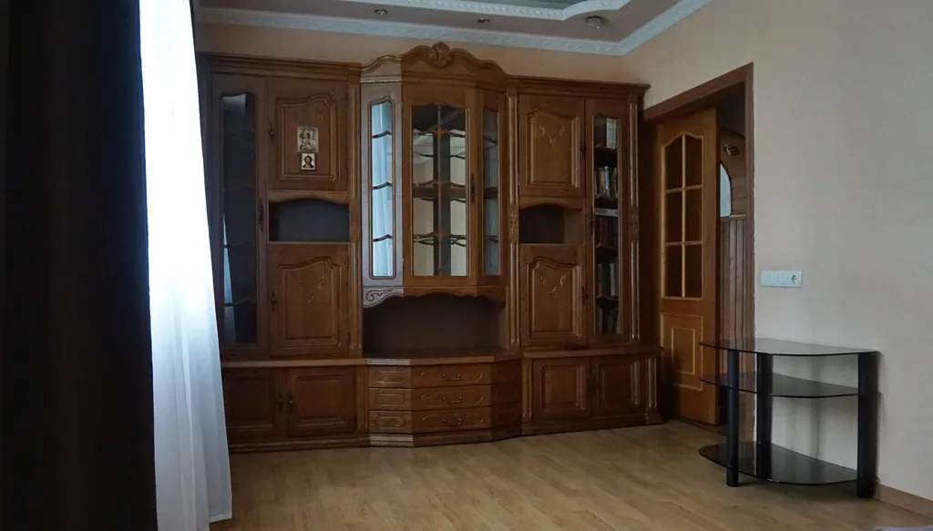 Трешка с изолированными спальнями в центре