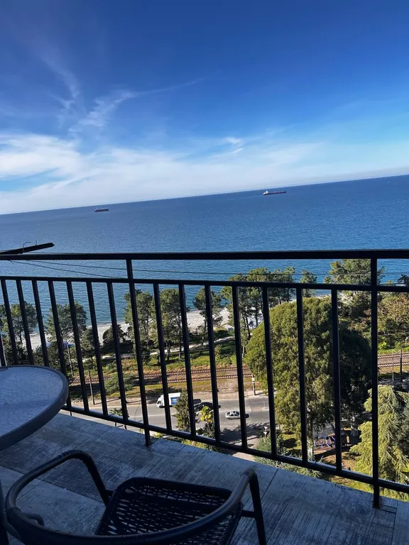 Двухкомнатная квартира с потрясающим видом на море