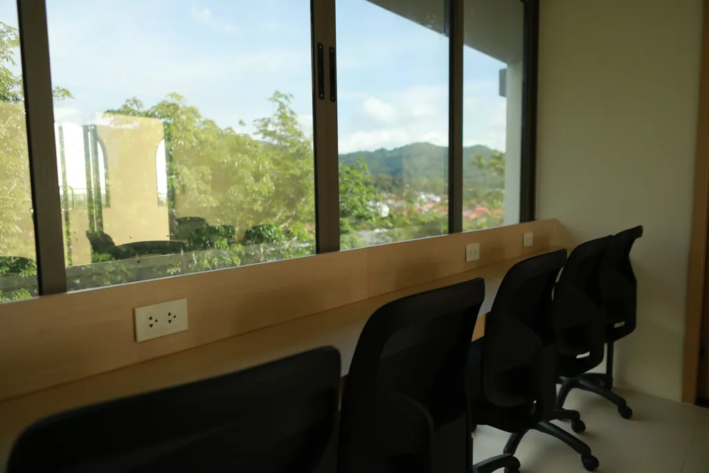 Просторная однушка у моря с бассейном и Wi-Fi 500 мбит/с