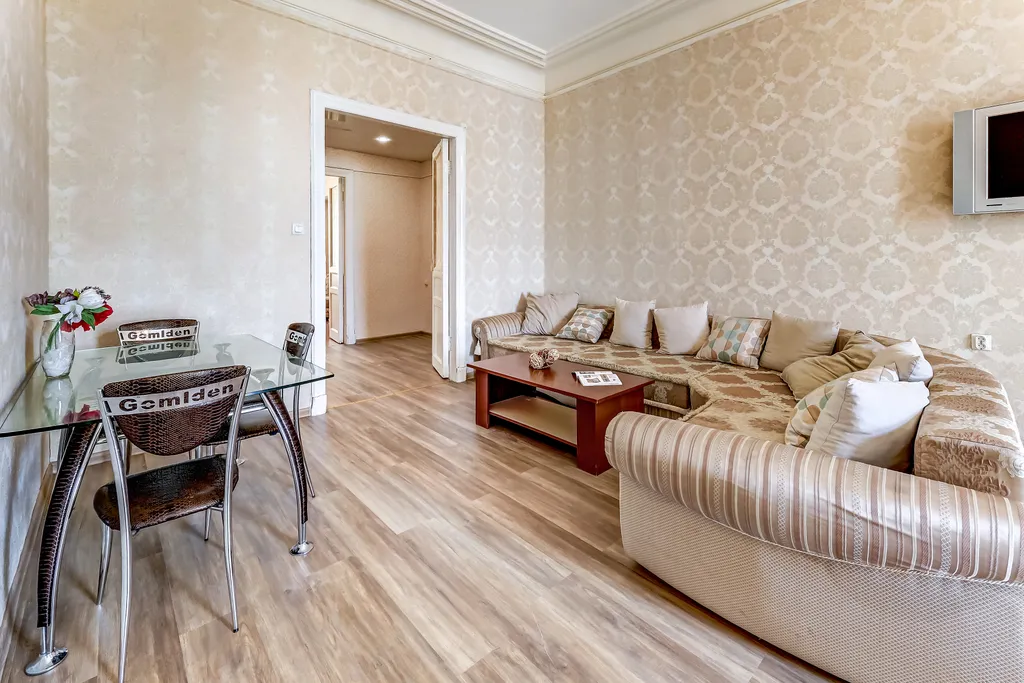 Hermitage View BR Apartment