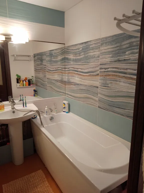 Дом с бассейном и террасой в коттеджном поселке