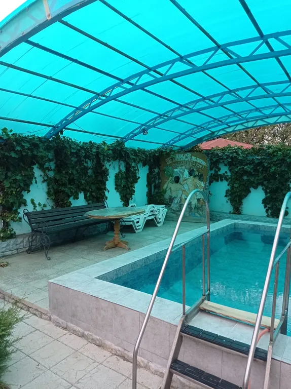 Дом с бассейном и сауной рядом с морем