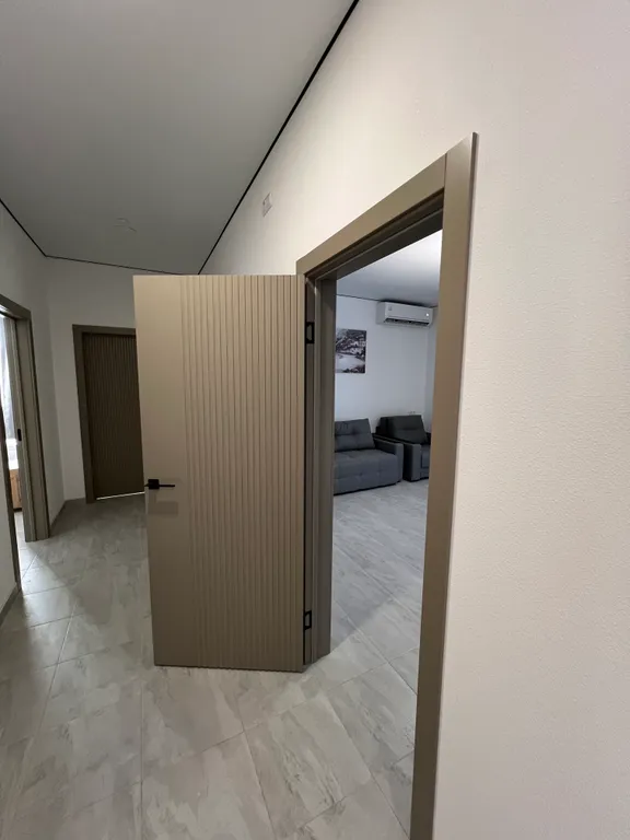 Дом с бассейном и с видом на море и горы