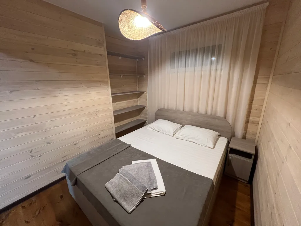 Коттедж с тёплым бассейном