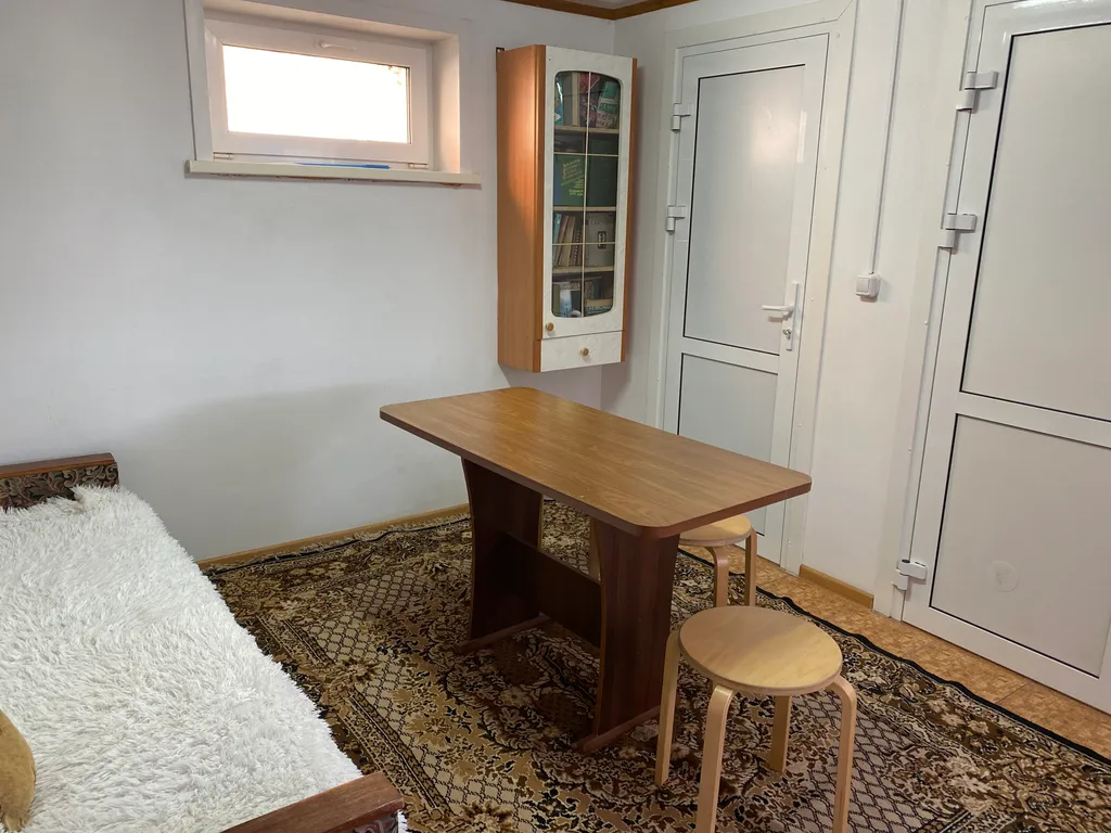 Домик у озера