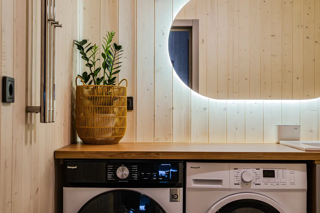 Новый дом с большим столом, кинотеатром, баней