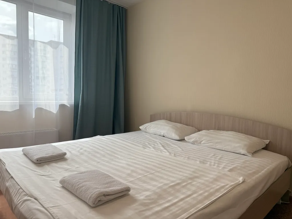 "В Гости!" на Запорожской 57 (2к квартира рядом с БЦ "Сити")