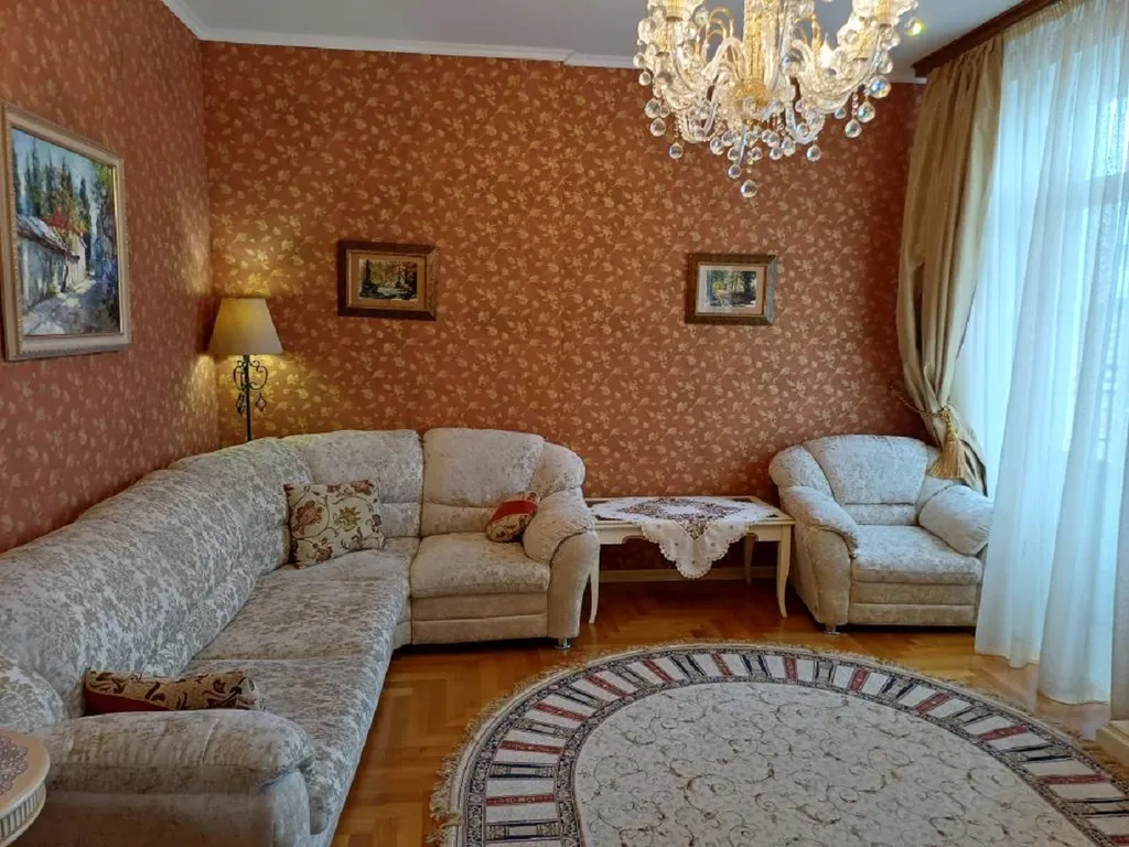 Исторический центр Полоцка 2-комнатная квартира, сталинка