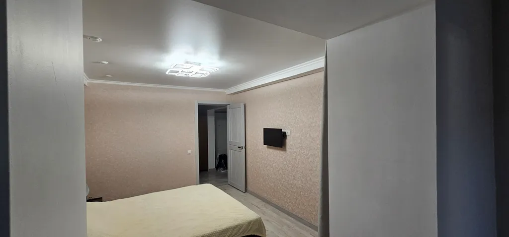 Двухкомнатная квартира в тихом дворе с новым ремонтом и техникой