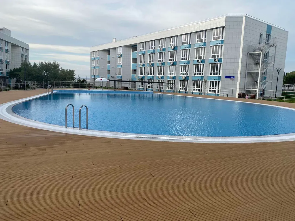 Апартаменты у моря с собственным бассейном