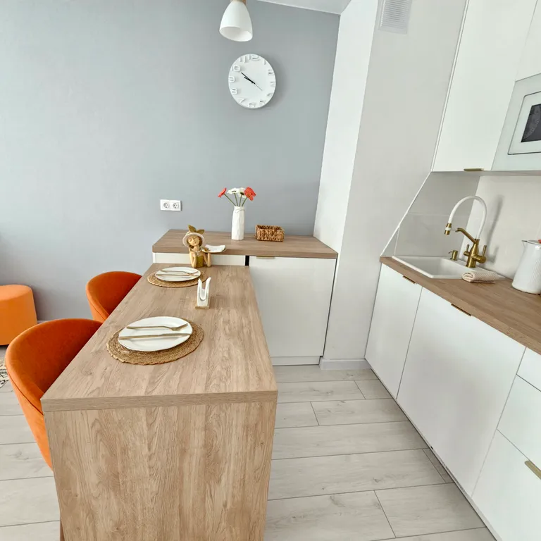 Квартира с видом на березовую рощу