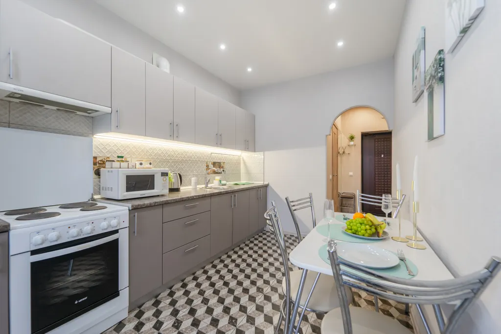 Панорамные окна в пол с потрясающим видом на закат