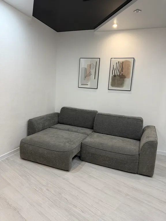 Уютная квартира с панорамными окнами и джакузи