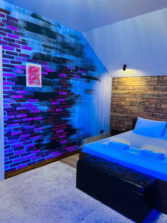 Дом с бассейном