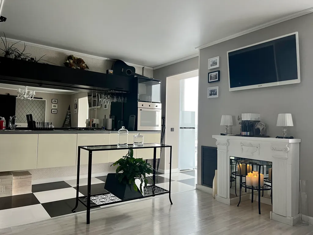 Квартира Квартира 3-комнатная в центре у Нижнего озера, Зоя-апарт — Калининград