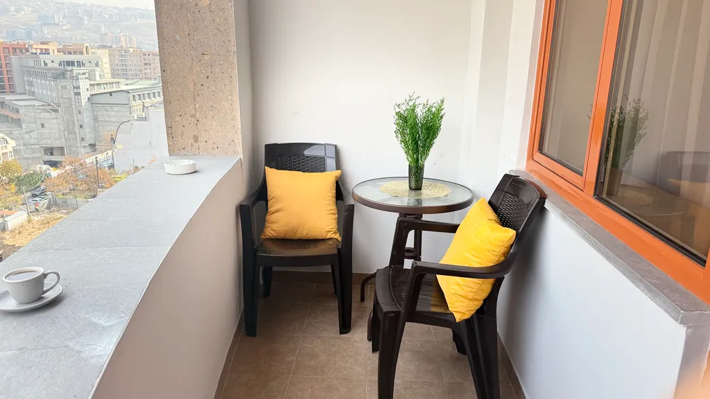 Современные апартаменты в центре с красивым видом