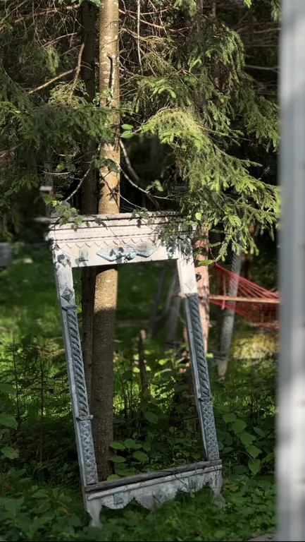 Домик в лесу в глэмпинге Сметана