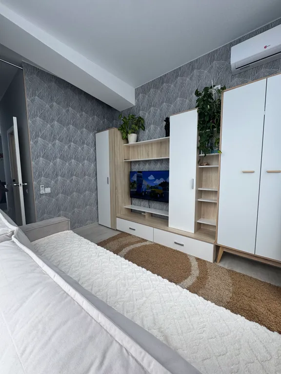 Солнечная квартира с французскими окнами и отдых на горной речке