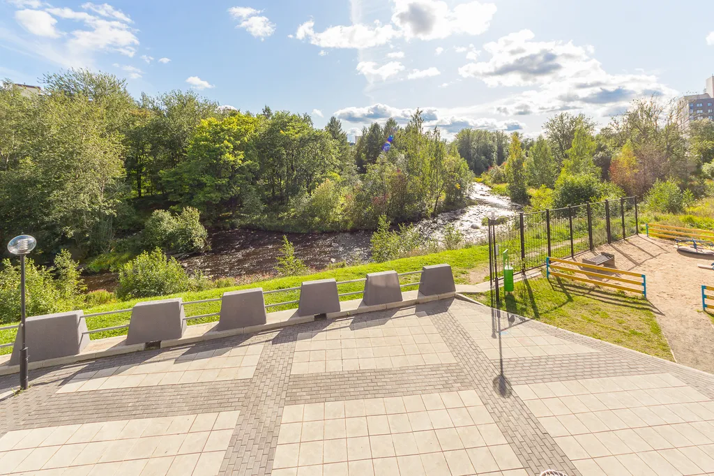 Уникальные апартаменты в центре города с видом на парк и реку