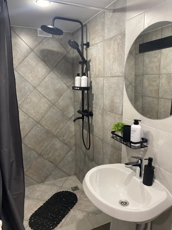 Уютный номер на берегу реки Волхов