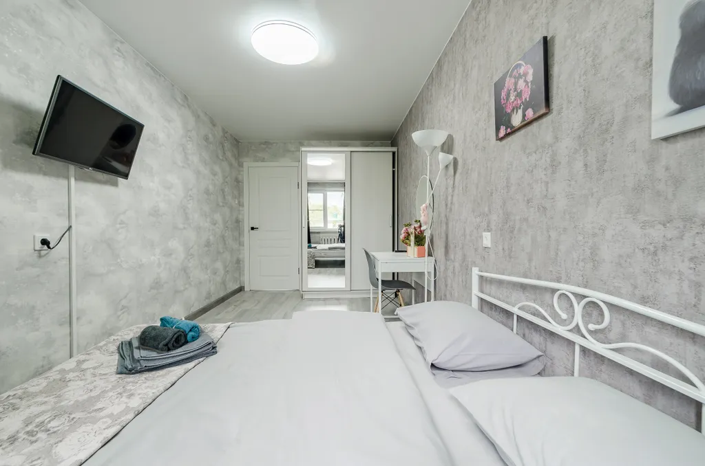 5 минут на машине / 25 пешком до кремля и центра города