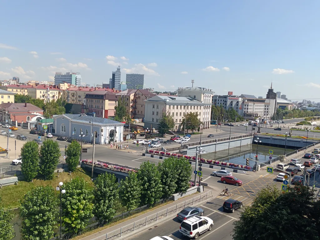 Экономка из окна видно Кремль