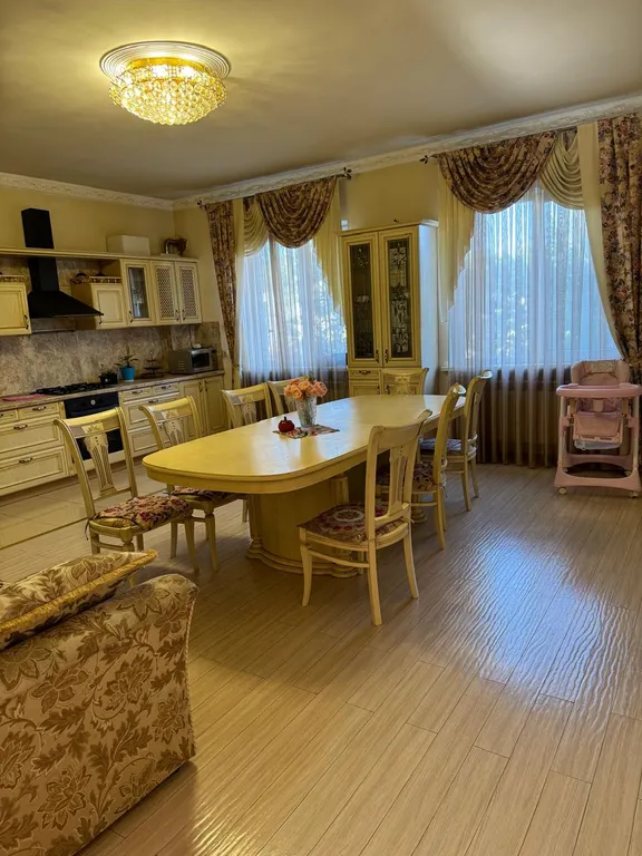 Элитный просторный красивый дом в центре города