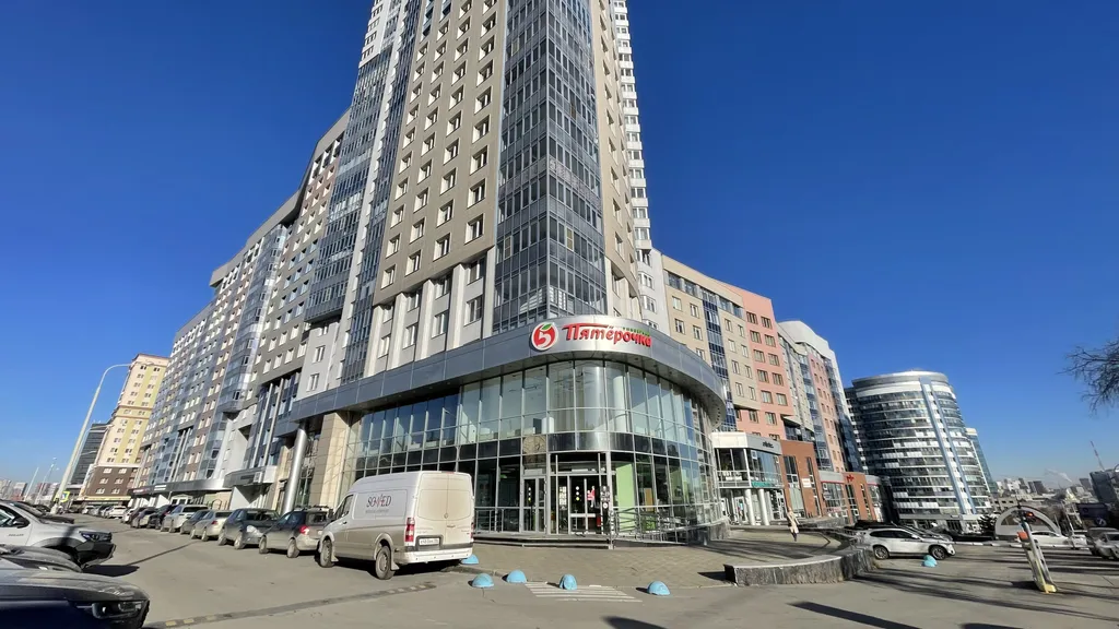 Не в отеле, а в квартире