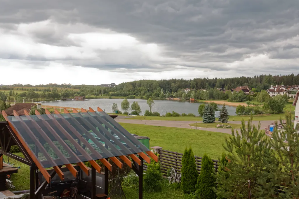 Студия в доме у озера