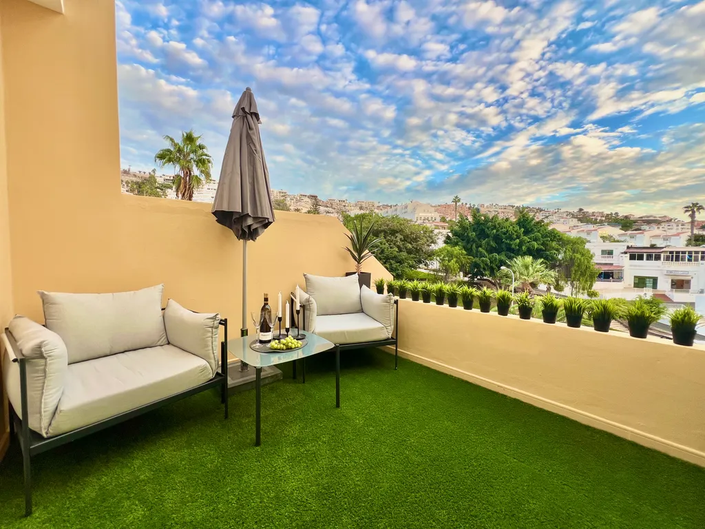 PaulMarie Apartment with heated pool in Las Brisas