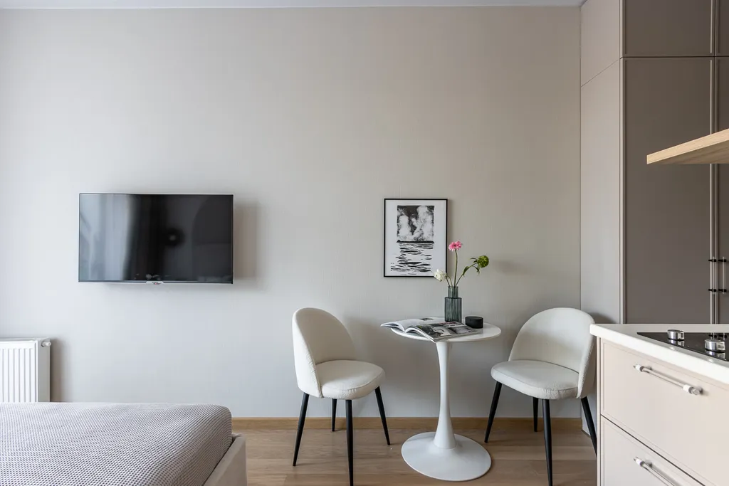 Уютная студия с бассейном 323