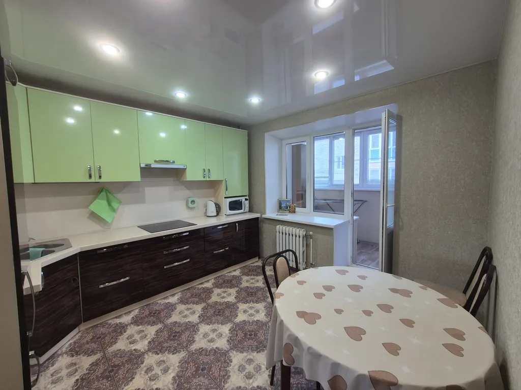 Уютная современная просторная квартира рядом с монастырем