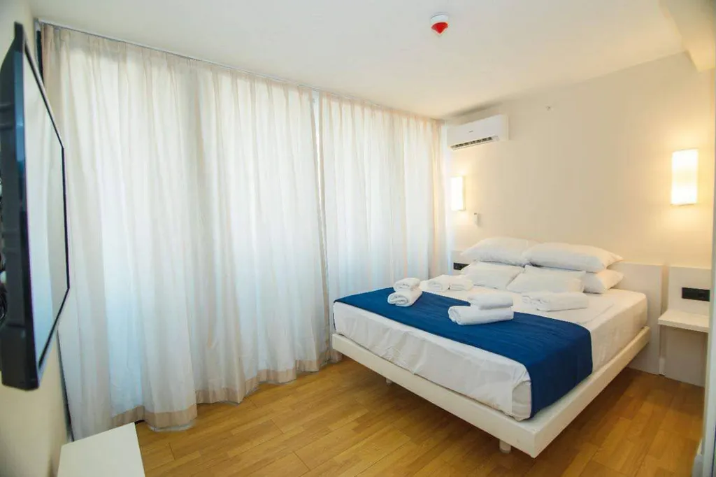 Двухкомнатный апартамент с видом на море в Orbi City