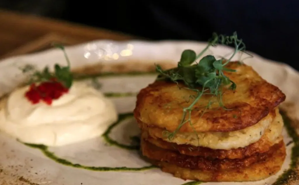 Vip-апарт, врата города, метро, 2 этаж, окна во двор, парковка, кондиционер