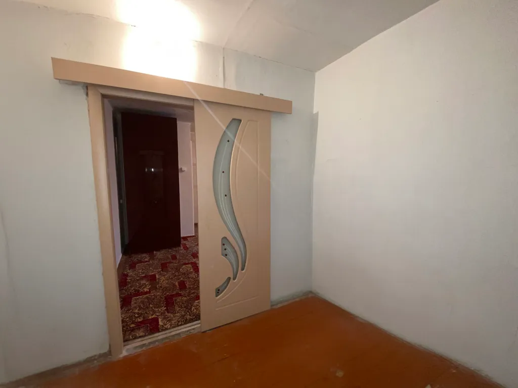 Эконом размещение в центре асбеста, жёлтый нарцисс