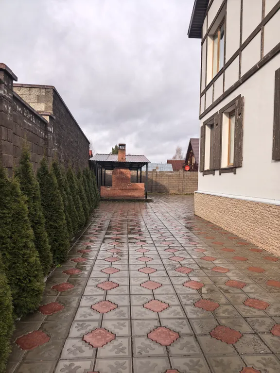 Двухэтажный дом на Банном