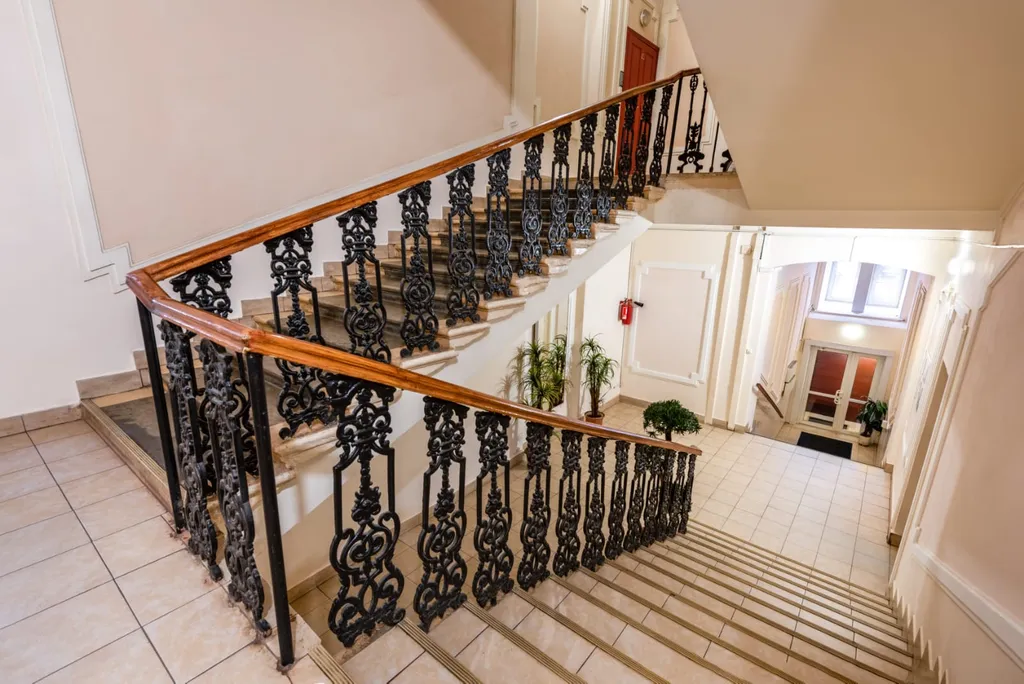 Центр. Тихо