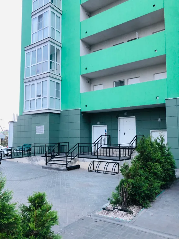 Дизайн-студия с барной стойкой