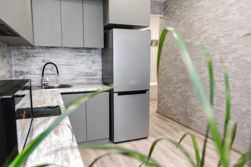 Рядом ТЦ Острова и набережная реки Амур