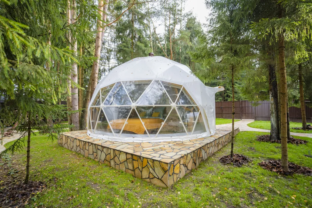 Дом для двоих в сосновом лесу