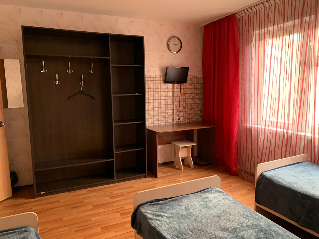 Квартира Комната в хостеле для троих гостей на Серова — аренда посуточно в Красноярск