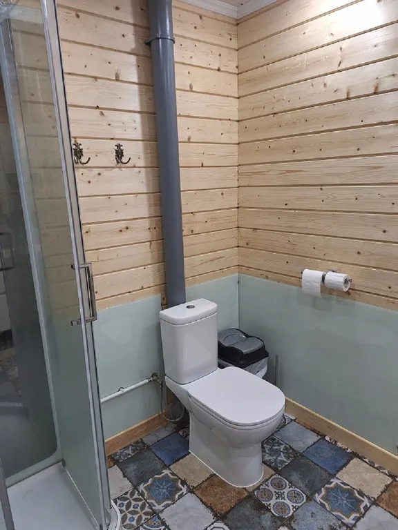 Коттедж на берегу реки в Рощино