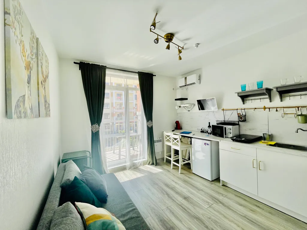 Тихая студия, балкон, лифт в корпусе, бассейн