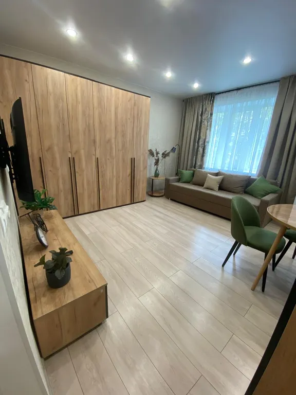 Двухкомнатная квартира на пл. Театральной