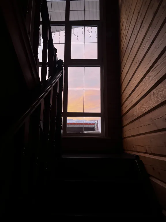 Усадьба в лесу с видом на горы