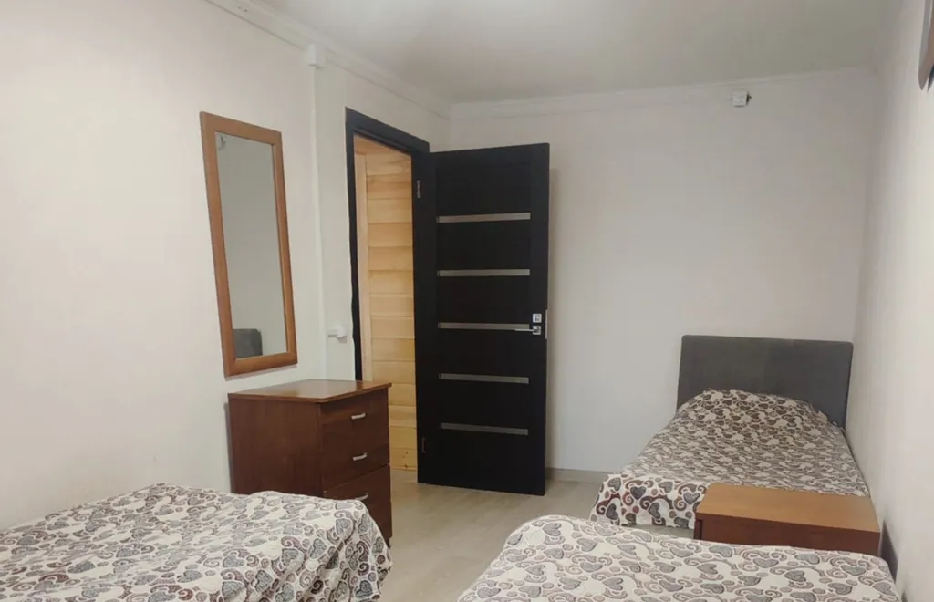 Коттедж Вместительный и уютный номер (весь первый этаж) — Шерегеш