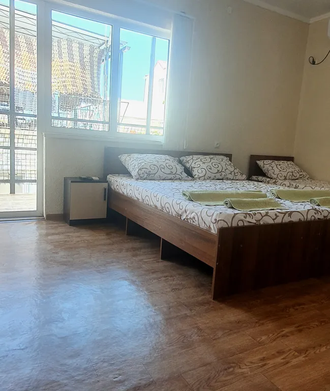 Просторный номер для семьи в небольшом уютном доме с хорошим бассейном