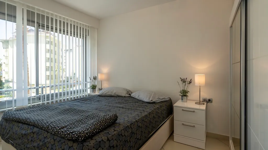 2BD Flat 50m to the Beach