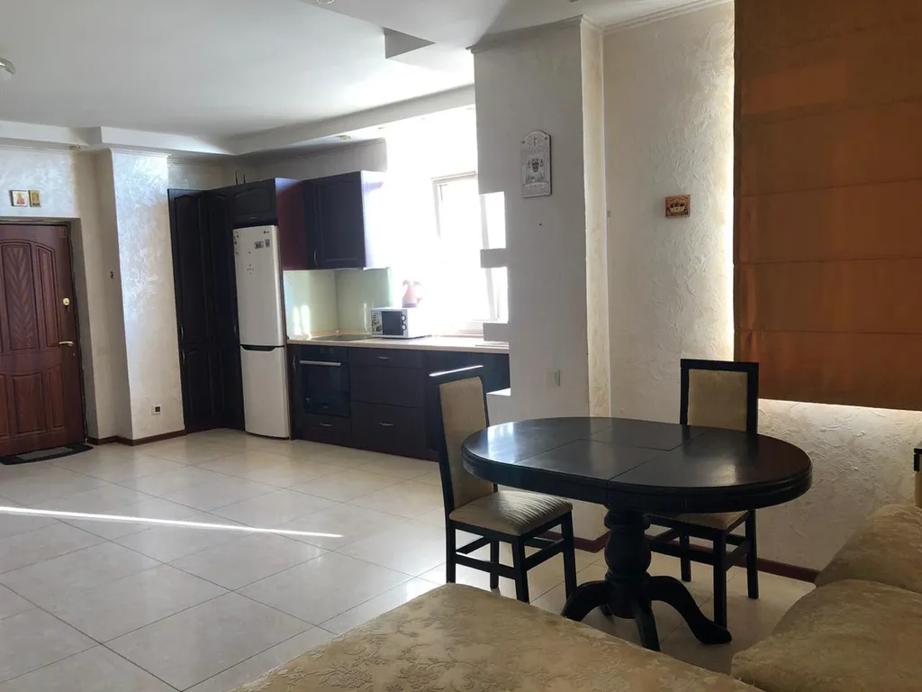 Двухкомнатная, новая, видовая квартира с витражными окнами на парк, море, горы